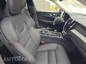 2025 Volvo XC60 B5 Plus - miniatura 8