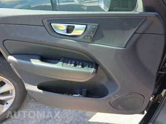 2025 Volvo XC60 B5 Plus – miniatura 9