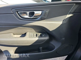 2025 Volvo XC60 B5 Plus – miniatura 15