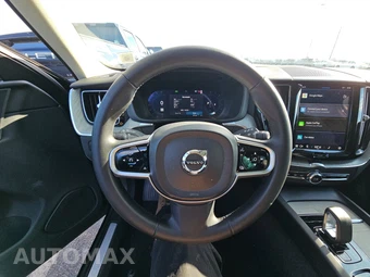 2025 Volvo XC60 B5 Plus – miniatura 16