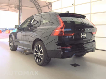 2025 Volvo XC60 B5 Plus – miniatura 8