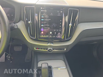 2025 Volvo XC60 B5 Plus – miniatura 11