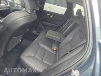 2025 Volvo XC60 B5 Plus – miniatura 13