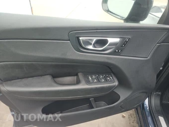 2025 Volvo XC60 B5 Plus – miniatura 9