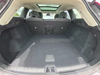 2025 Volvo XC60 B5 Plus - miniatura 15