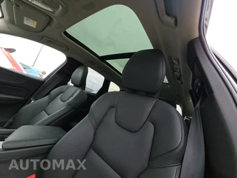 2025 Volvo XC60 B5 Plus - miniatura 16