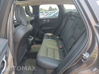 2025 Volvo XC60 B5 Plus – miniatura 13