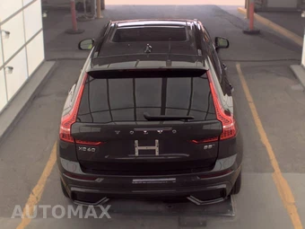 2025 Volvo XC60 B5 Plus – miniatura 5