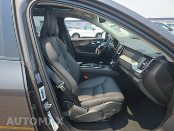 2025 Volvo XC60 B5 Plus – miniatura 8