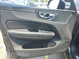 2025 Volvo XC60 B5 Plus – miniatura 9