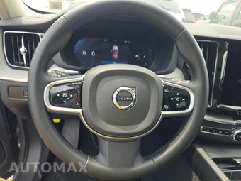 2025 Volvo XC60 B5 Plus – miniatura 10
