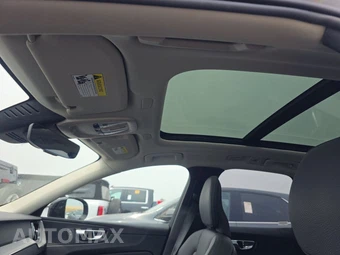 2025 Volvo XC60 B5 Plus – miniatura 18