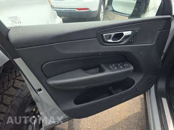2025 Volvo XC60 B5 Plus – miniatura 9