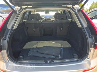 2025 Volvo XC60 B5 Plus - miniatura 16