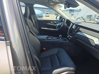 2025 Volvo XC60 B5 Plus - miniatura 8