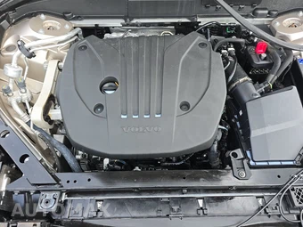 2025 Volvo XC60 B5 Plus – miniatura 15