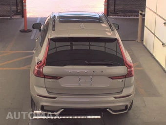 2025 Volvo XC60 B5 Plus – miniatura 5