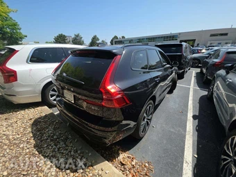 2025 Volvo XC60 B5 Plus – miniatura 3