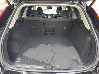 2025 Volvo XC60 B5 Plus - miniatura 16