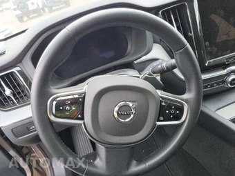 2025 Volvo XC60 B5 Plus – miniatura 10