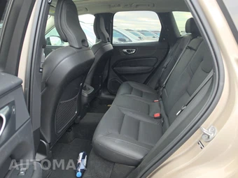 2025 Volvo XC60 B5 Plus – miniatura 13