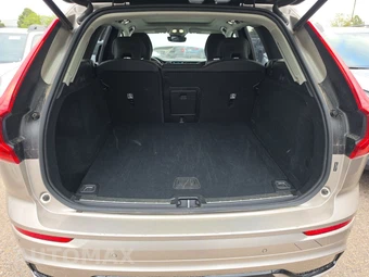 2025 Volvo XC60 B5 Plus – miniatura 16