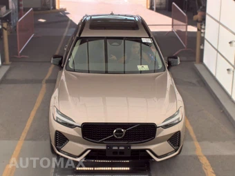 2025 Volvo XC60 B5 Plus – miniatura 2