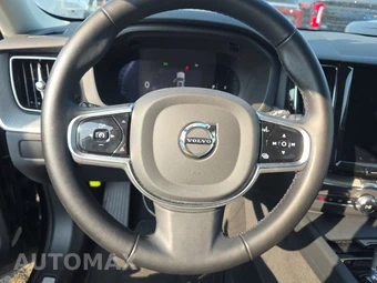 2025 Volvo XC60 B5 Plus – miniatura 10