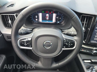 2025 Volvo XC60 B5 Plus – miniatura 10