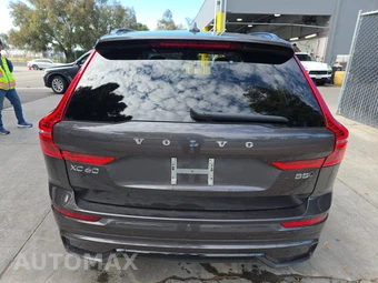 2025 Volvo XC60 B5 Plus – miniatura 5