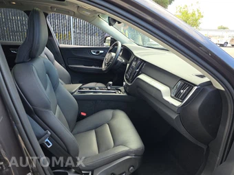 2025 Volvo XC60 B5 Plus – miniatura 8