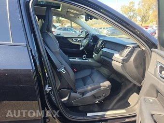 2025 Volvo XC60 B5 Plus – miniatura 8