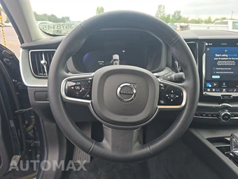 2025 Volvo XC60 B5 Plus – miniatura 10