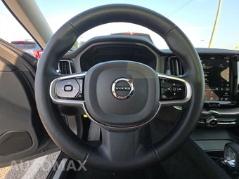 2025 Volvo XC60 B5 Plus – miniatura 10