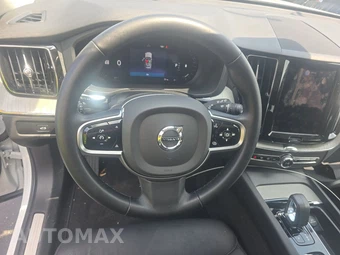 2025 Volvo XC60 B5 Plus – miniatura 10