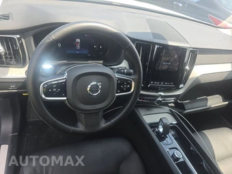 2025 Volvo XC60 B5 Plus – miniatura 11