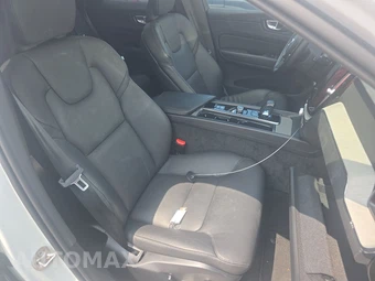 2025 Volvo XC60 B5 Plus – miniatura 8