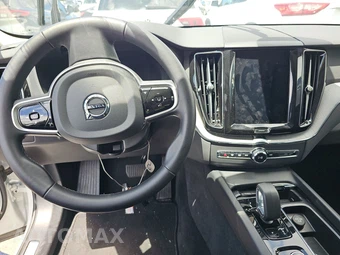 2025 Volvo XC60 B5 Plus – miniatura 11