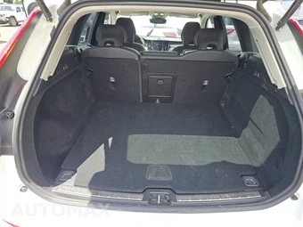 2025 Volvo XC60 B5 Plus – miniatura 16