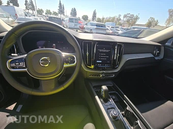 2025 Volvo XC60 B5 Plus – miniatura 11