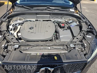 2025 Volvo XC60 B5 Plus – miniatura 15