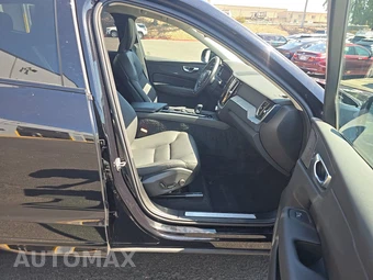 2025 Volvo XC60 B5 Plus – miniatura 8