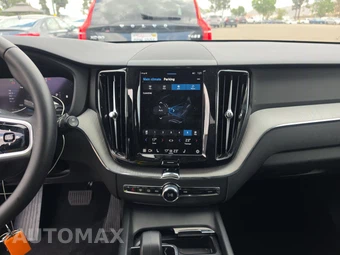 2025 Volvo XC60 B5 Plus – miniatura 11