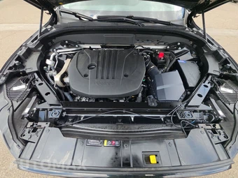 2025 Volvo XC60 B5 Plus – miniatura 15