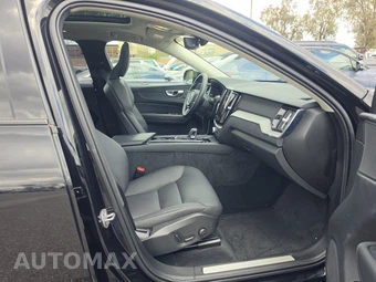 2025 Volvo XC60 B5 Plus – miniatura 8