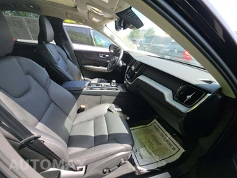 2025 Volvo XC60 B5 Plus – miniatura 18