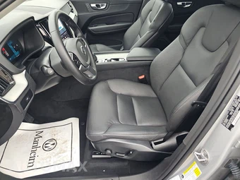 2025 Volvo XC60 B5 Plus - miniatura 7