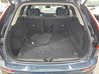 2025 Volvo XC60 B5 Plus – miniatura 16