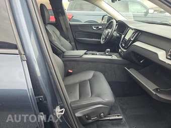 2025 Volvo XC60 B5 Plus – miniatura 8