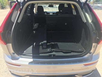 2025 Volvo XC60 B5 Ultra – miniatura 11